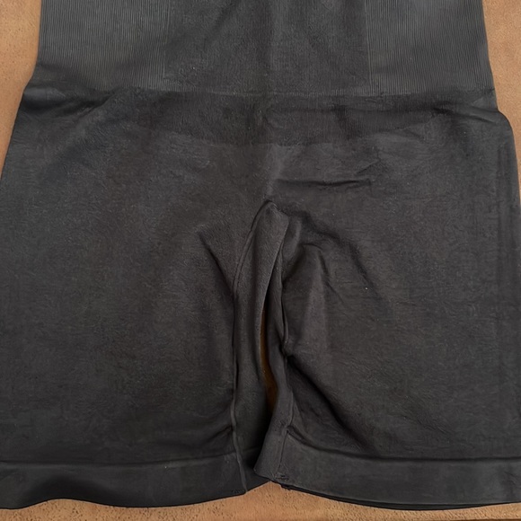 Empetua High-Waisted Shaper Short Sz XL/XXL Black New With Tags - Picture 3 of 9